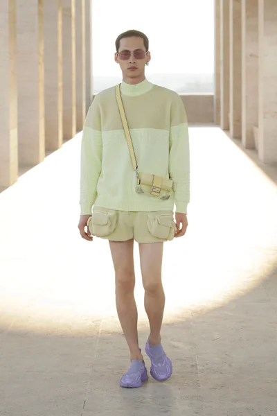 Look 4